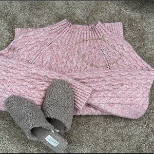 Universal thread oink cable knit sweater size medium.